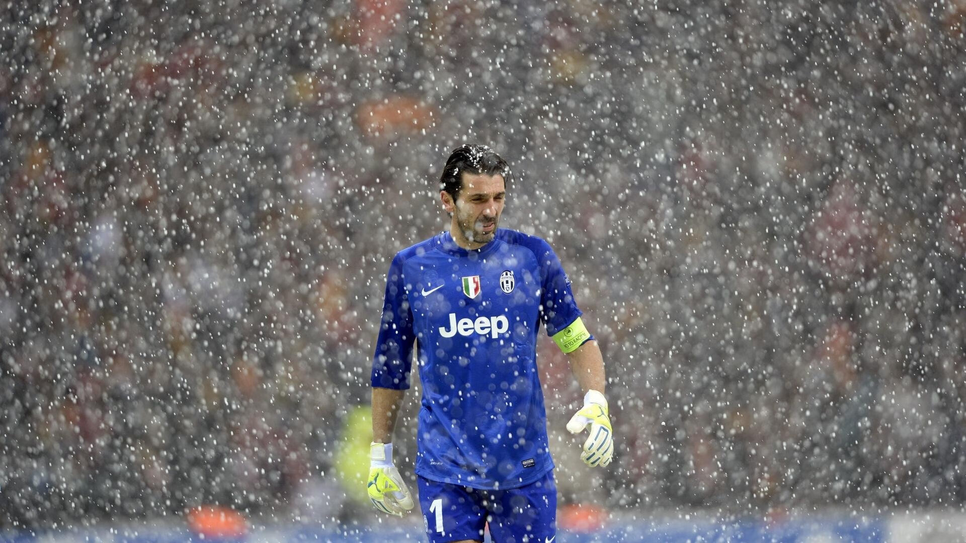 _水上涂鸦赛：运动与艺术的奇特结合_，水上绘画