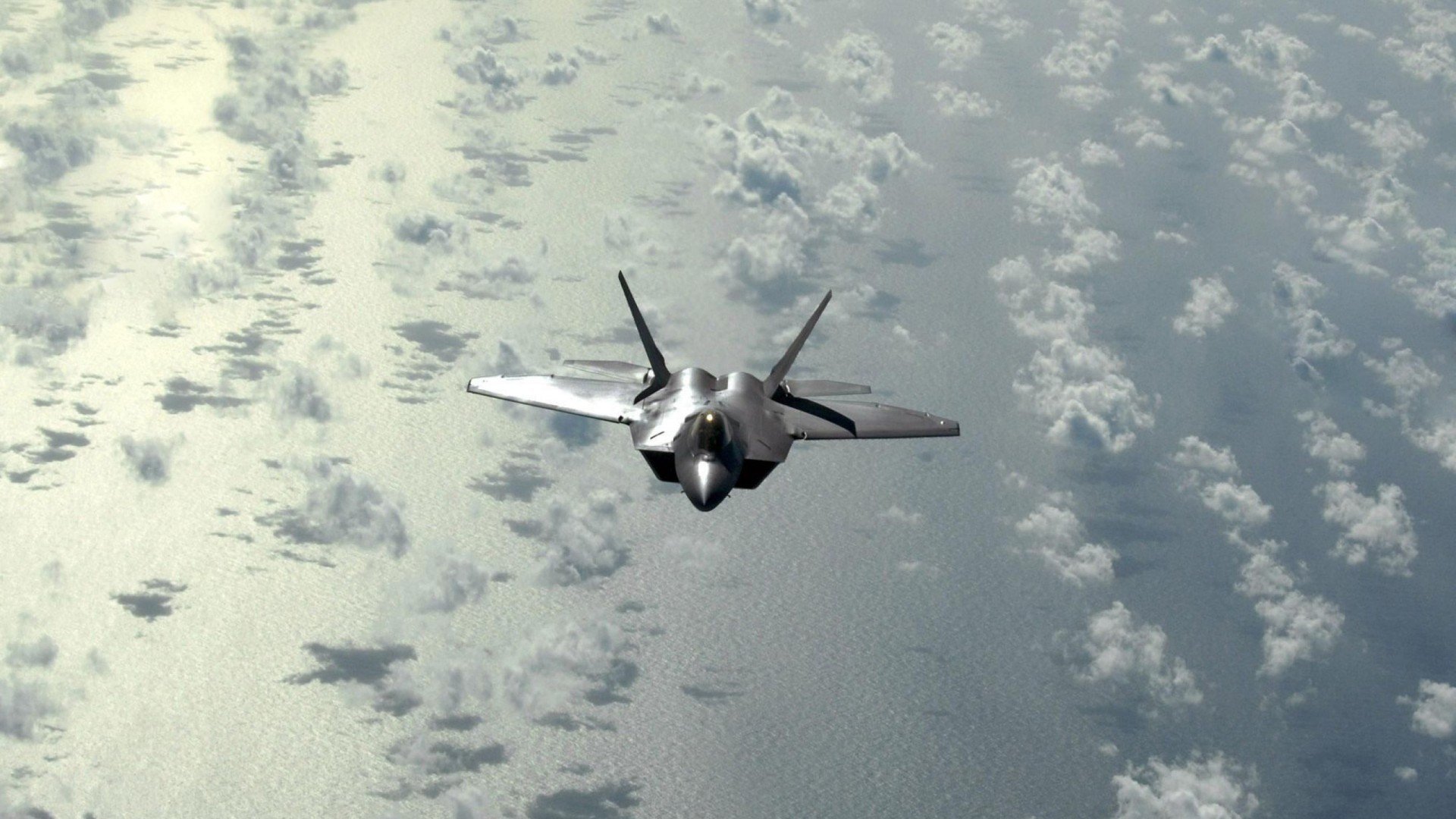 爱游戏官网-【现场疯狂】球迷狂欢夜带动比赛氛围极致，球迷欢呼视频