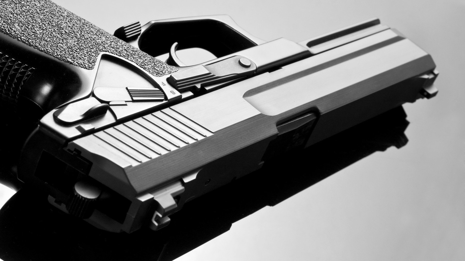 美国骑手斯蒂芬·彼得斯在巴黎奥运会上代表美国队参赛，尽管未能获得奖牌，但展现了丰富经验。