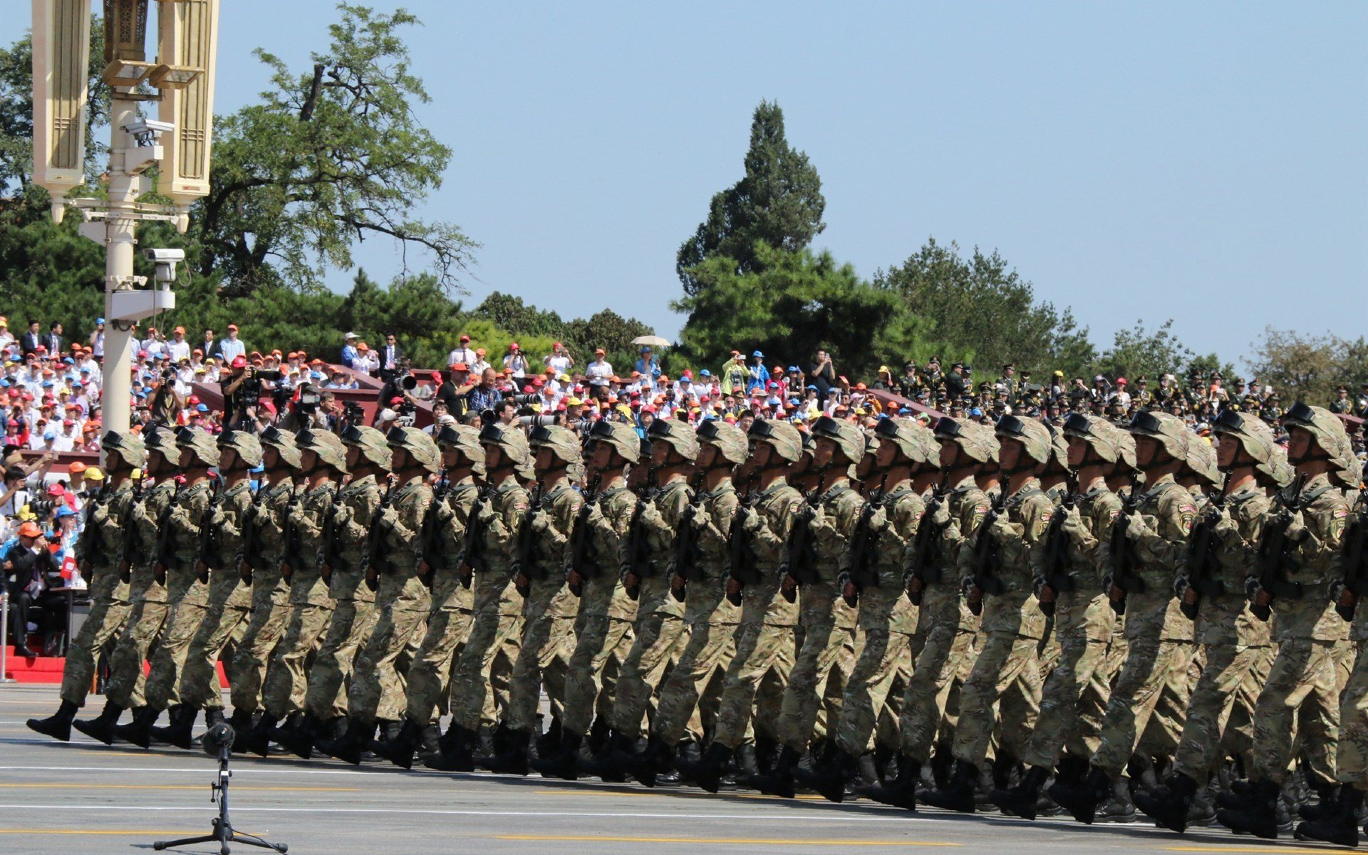 巴萨主场2-0战胜格拉纳达,继续领跑西甲积分榜