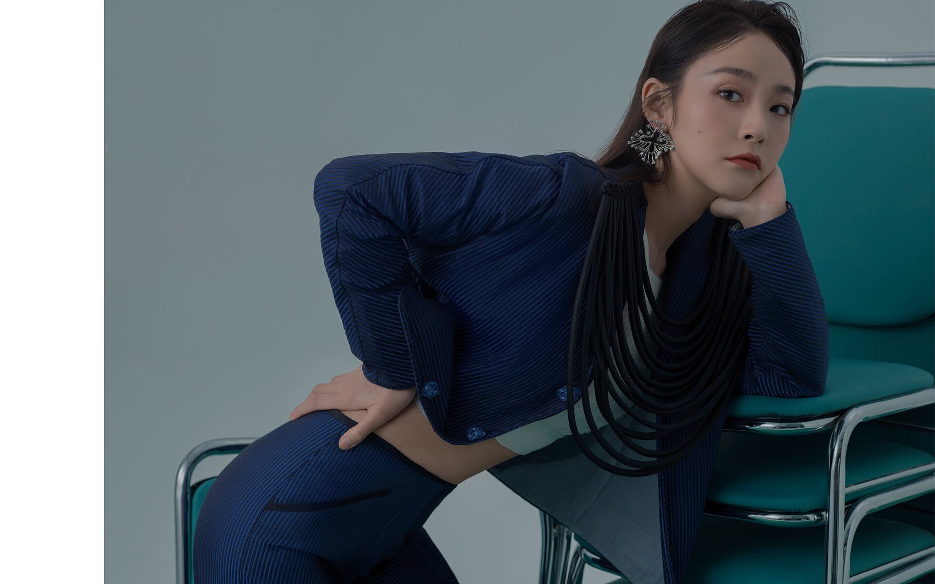 应援声不断:全球篮球巨星迎战擂台激情碰撞,篮球队应援