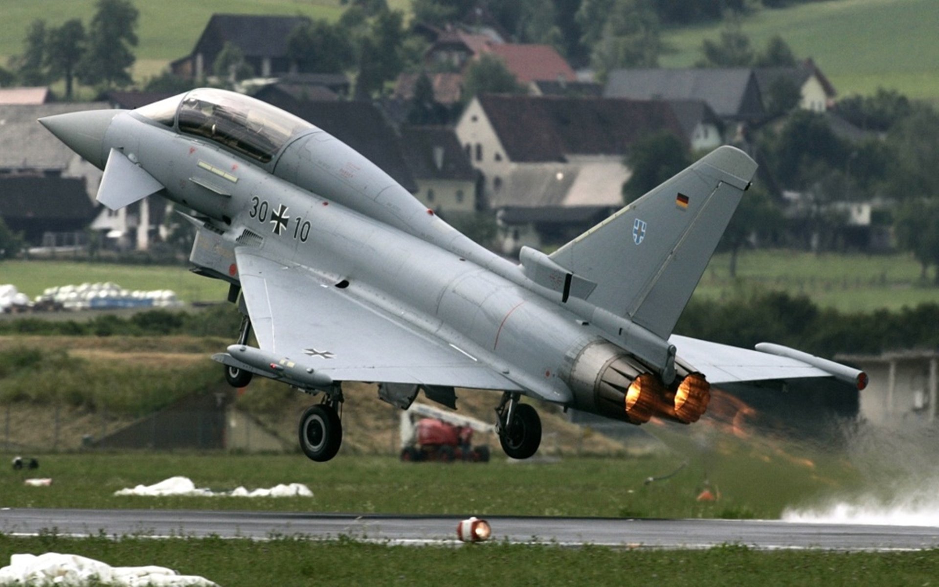 最新足球资讯:女子赛事中的惊险一幕!,女子足球赛视频