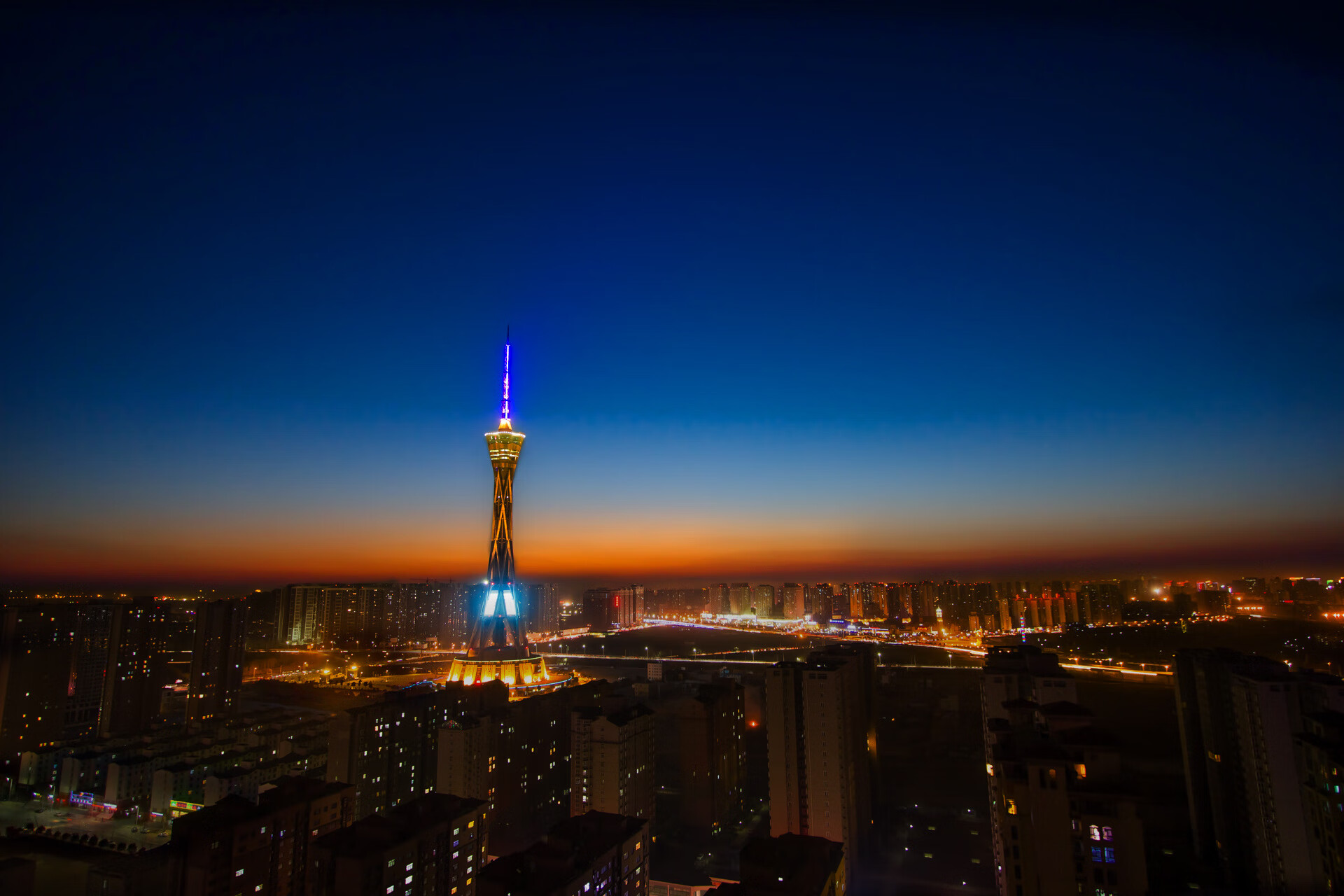 法兰克福整体压迫强度令对手难以推进，法兰克福伤停情况