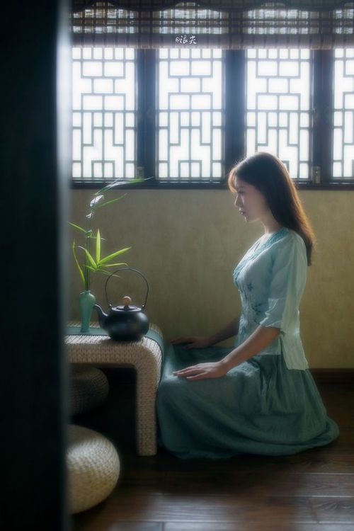 西甲“榜首之争”：巴萨与皇马的焦点对决